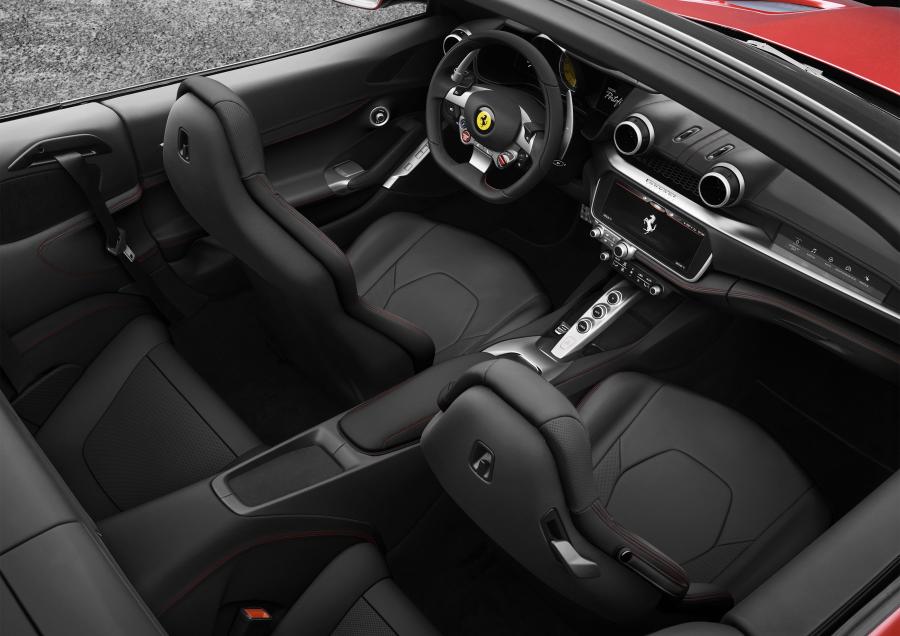 Интерьер Ferrari Portofino 2017 года  (фото 5 из 115)